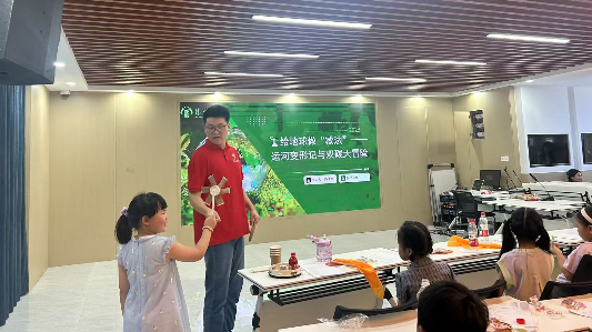 研二支部党员讲授扬州运河文化与青年担当主题团课