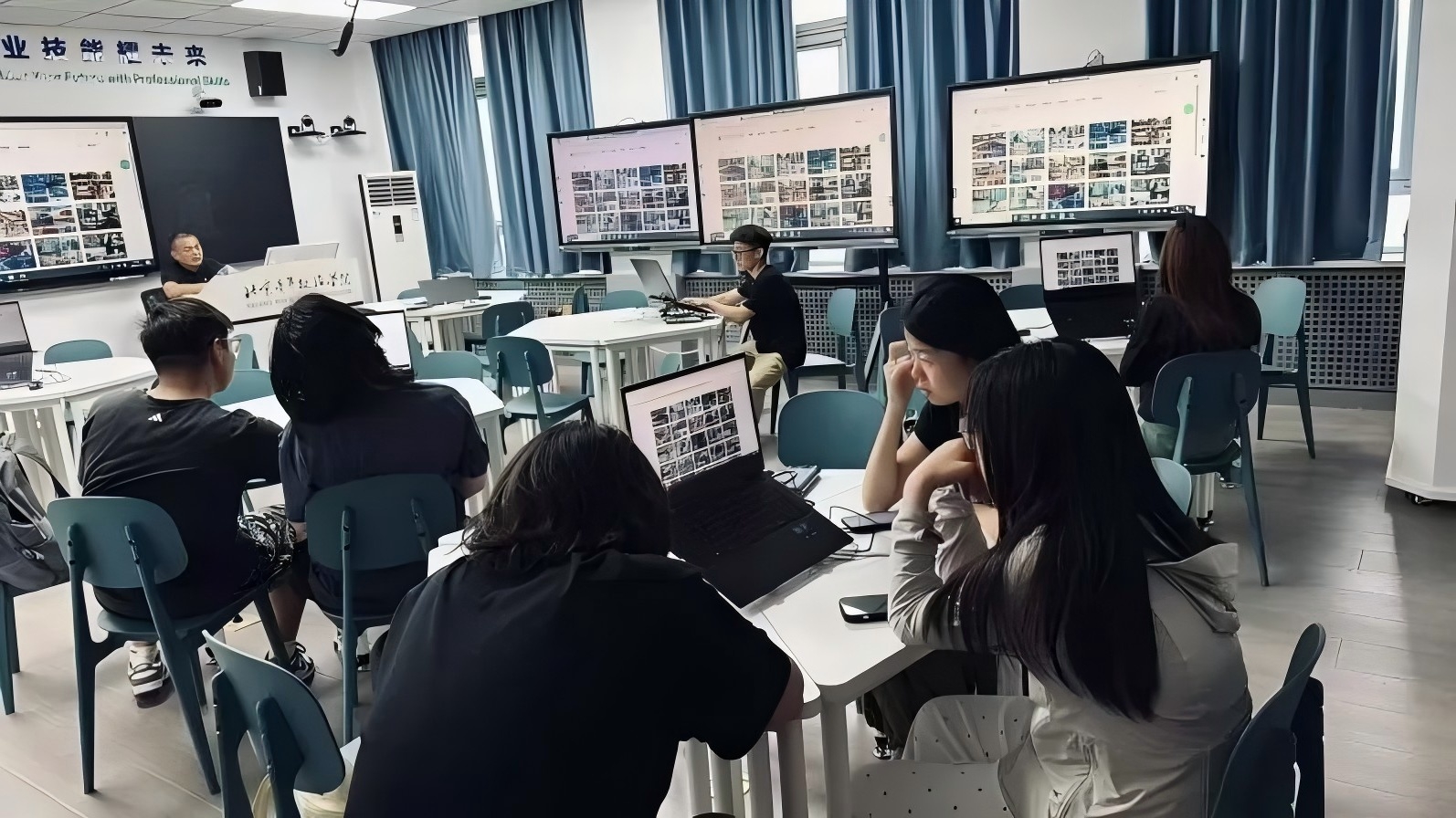 国际商务（中外合作办学）专业邀请行业专家授课