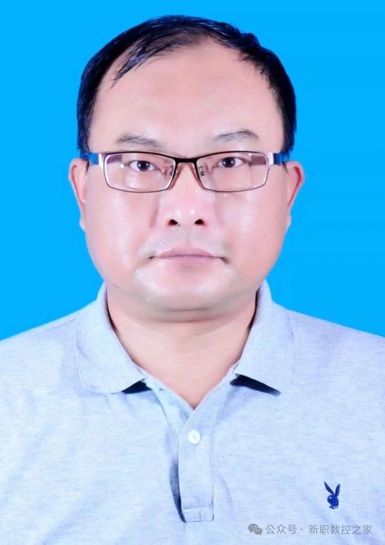 初心如磐躬耕教育，奉献似烛扎根校园--记郭宇光老师