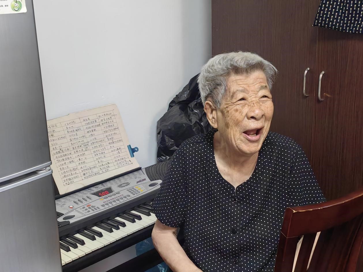 钢琴奶奶