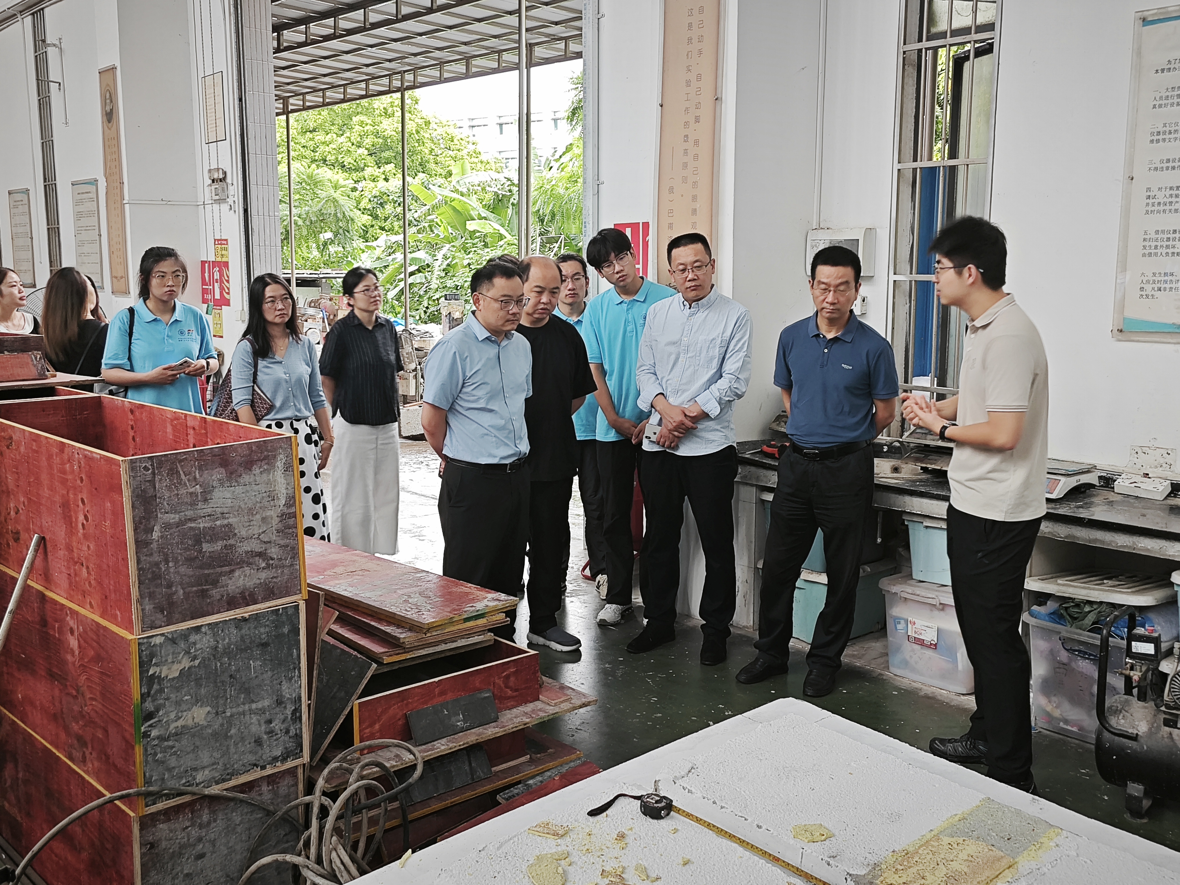 河海大学一行参观华南理工大学土木与交通学院重点实验室 (2)