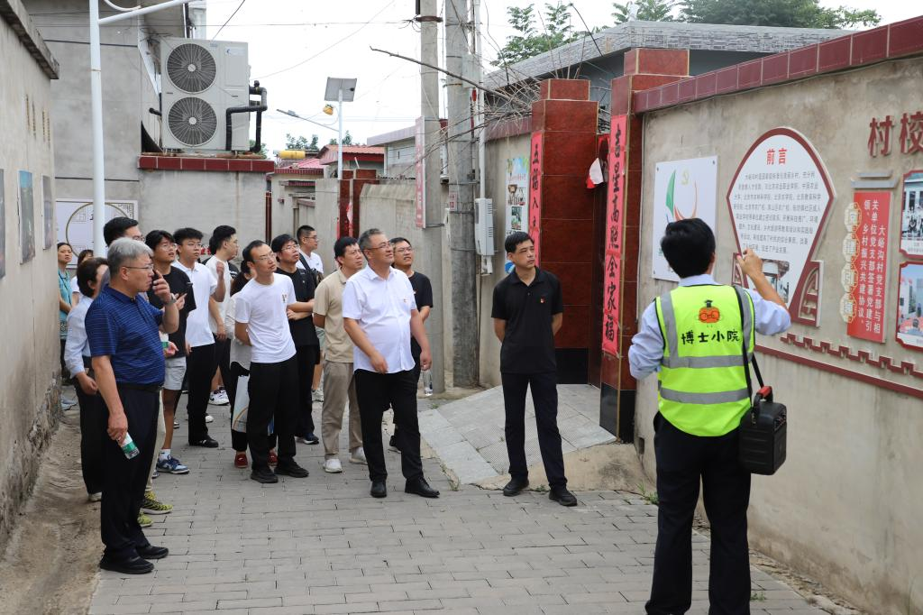 朱启酒教授为大家讲授专题党课