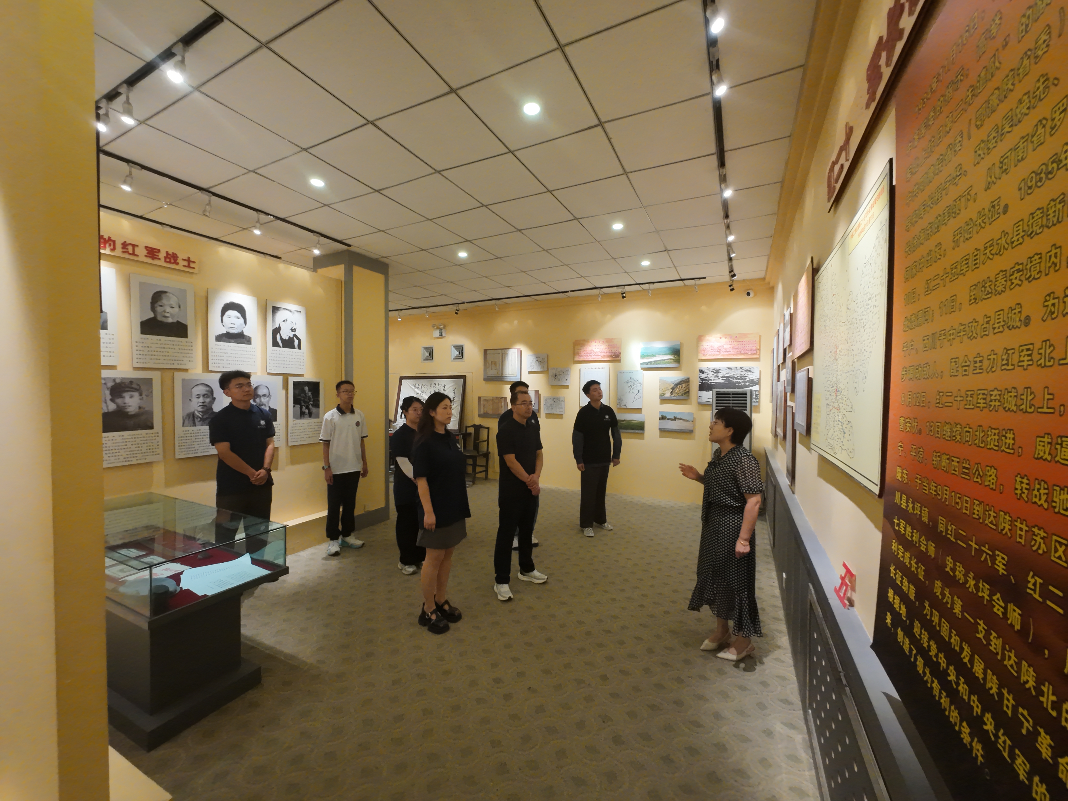 参观秦安解放纪念馆2 参观秦安解放纪念馆2