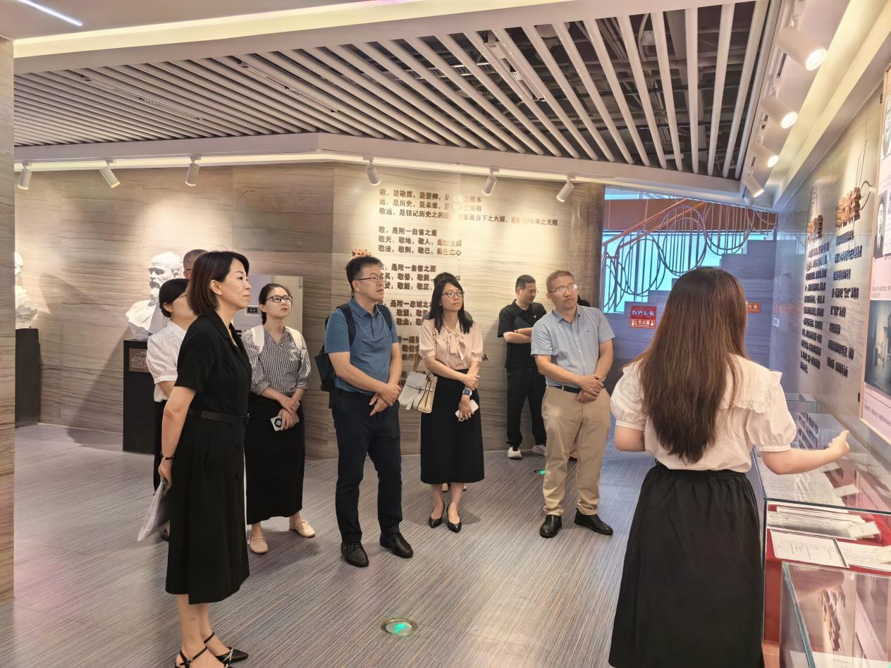 我校一行受邀参观福建医科大学附属第一医院院史馆1 我校一行受邀参观福建医科大学附属第一医院院史馆1