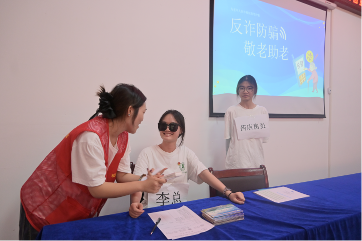 1D2F9DB7A5BB25815010AF8C835C0BA8