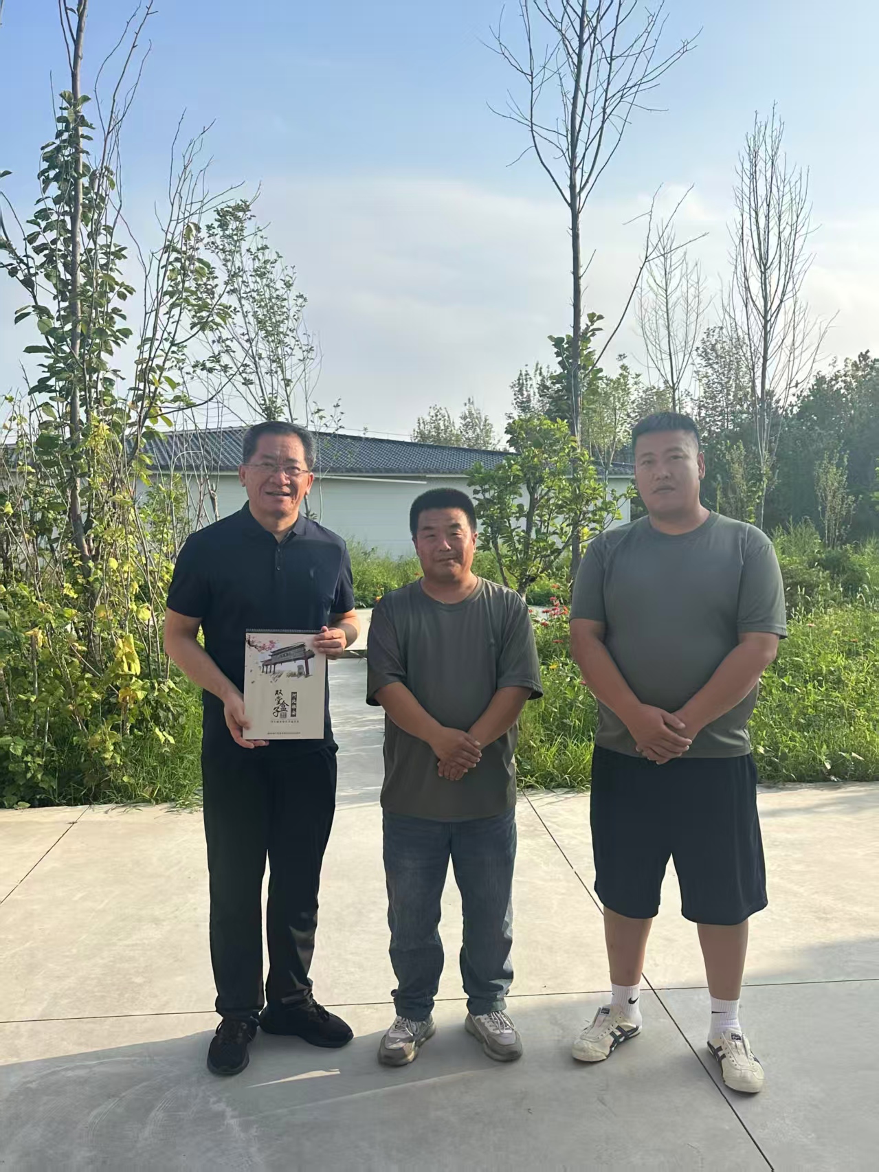 与雄县村干部交流非物质文化遗产