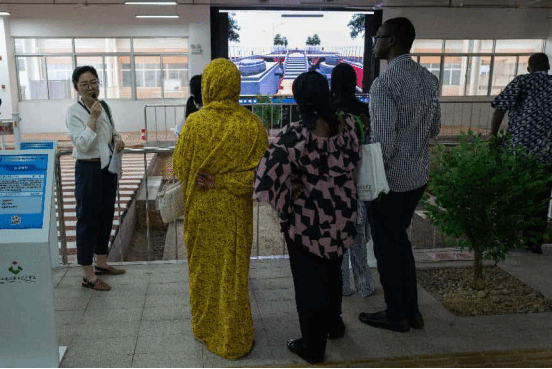 靳丽莉副院长讲解桩基与基础检测实训基地 靳丽莉副院长讲解桩基与基础检测实训基地