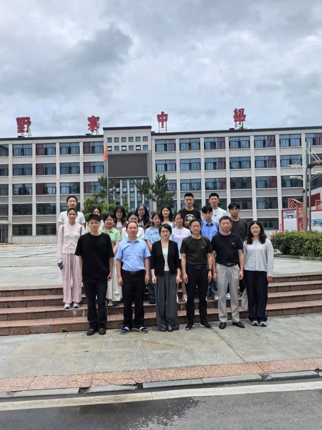 野寨中学参观交流