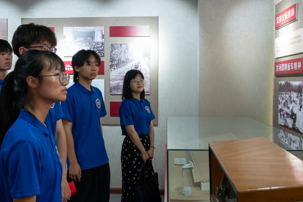 实践团队成员参观程留宾纪念馆。 任子聪 供图 实践团队成员参观程留宾纪念馆。 任子聪 供图