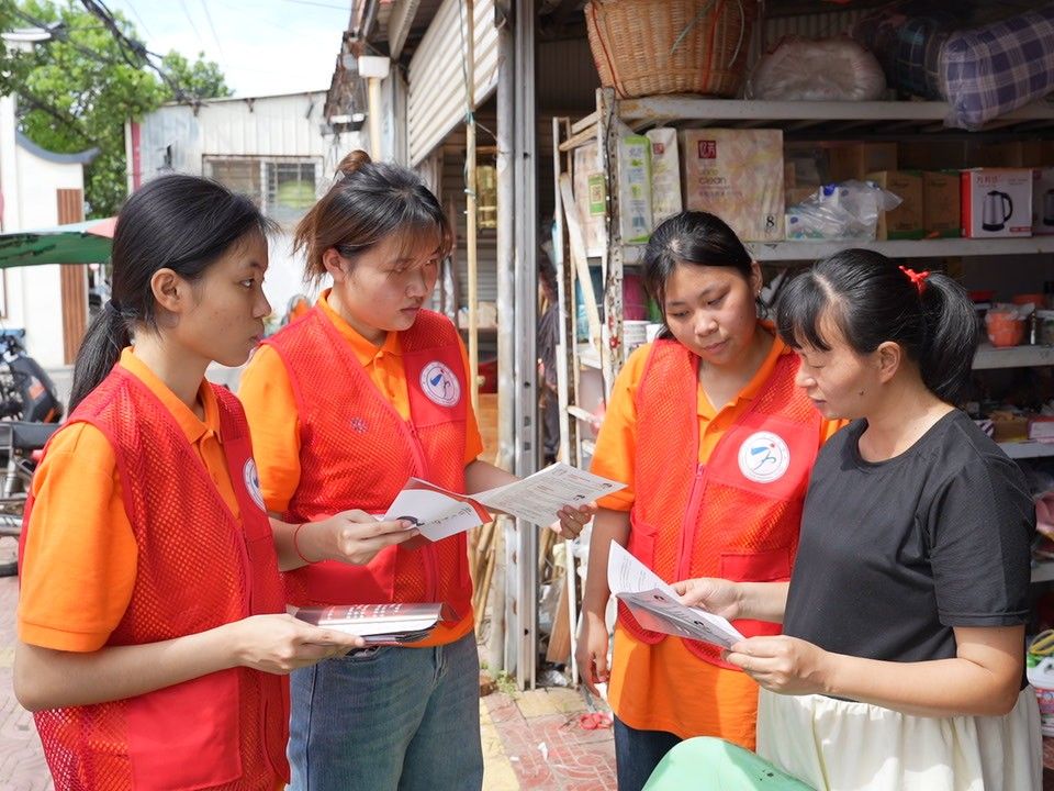 畲汉同歌谱新篇，民俗舞台共联欢