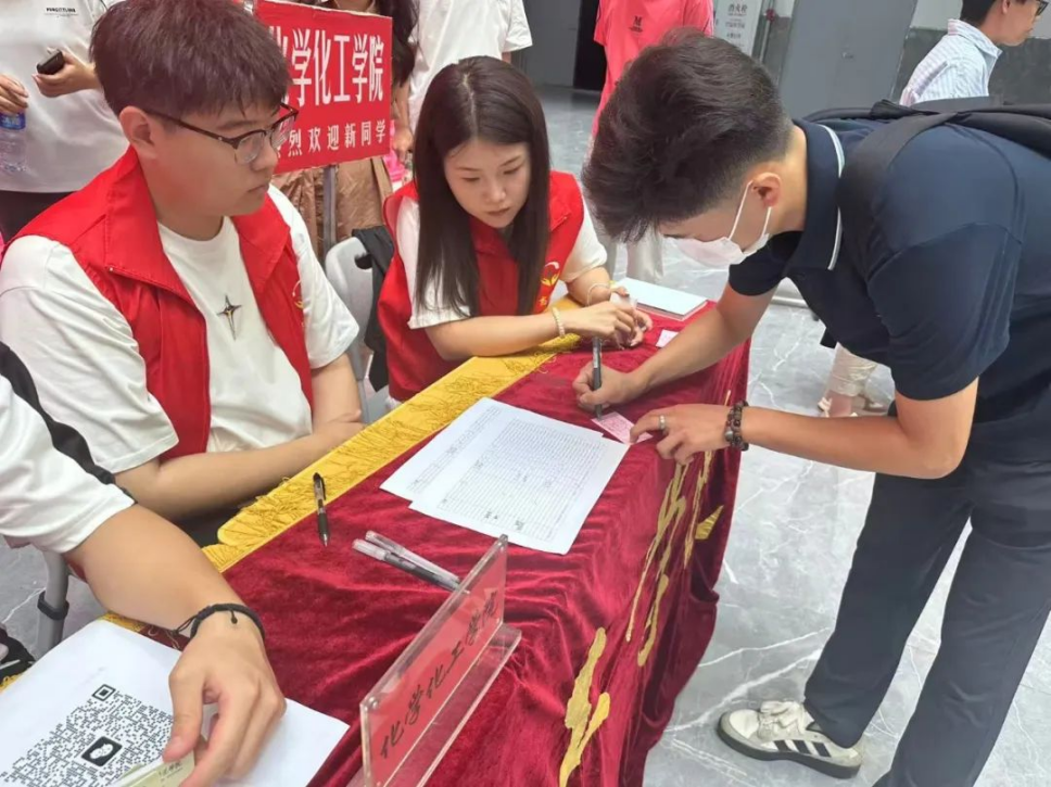 0d411358511c12bcc36bab798bc21d0 0d411358511c12bcc36bab798bc21d0