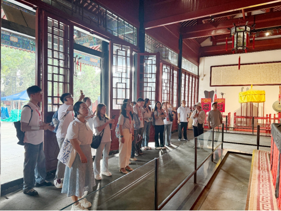 图5：学员参观保定直隶总督府照片