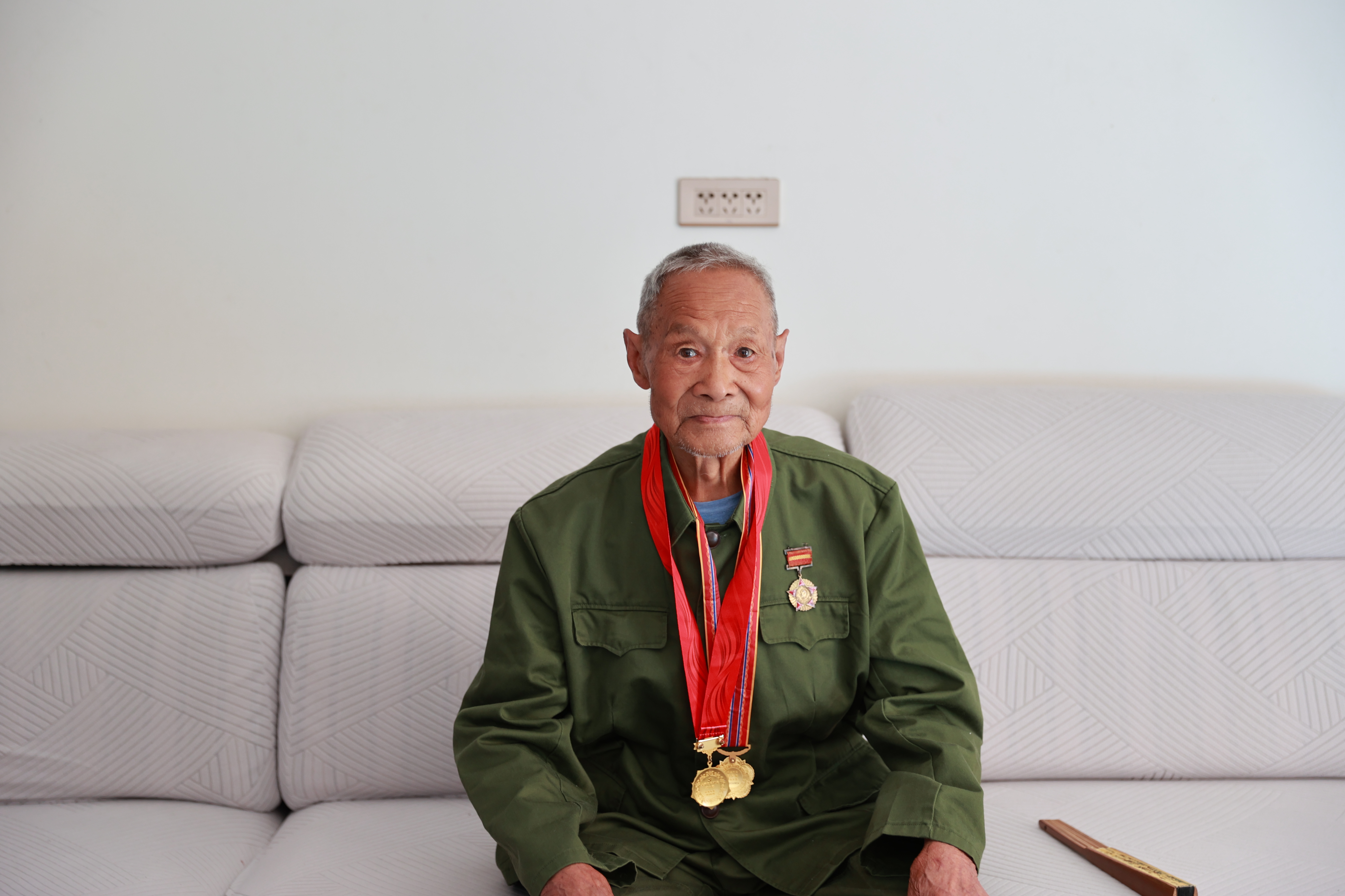 图八 王显明老人 图八 王显明老人