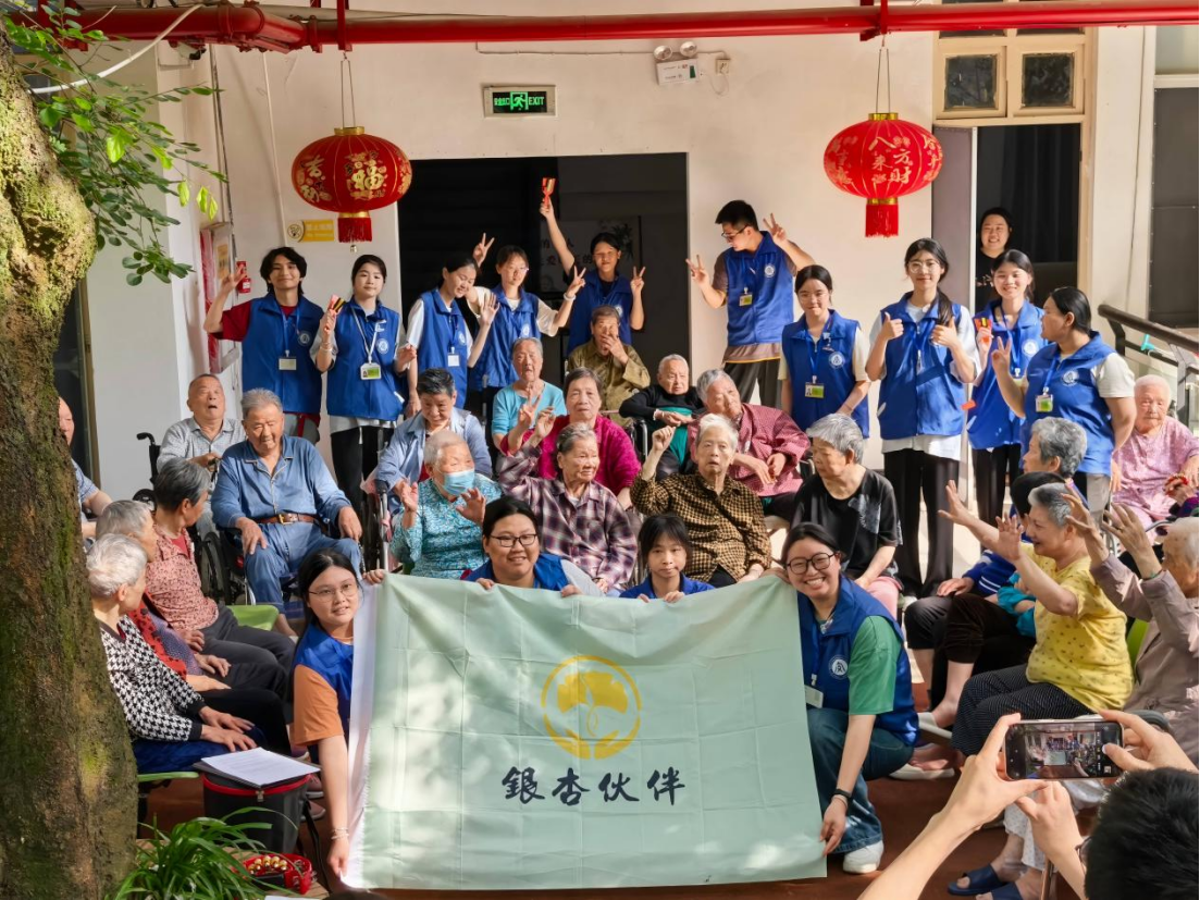 4be332abcb7d4393d965aa79775781c