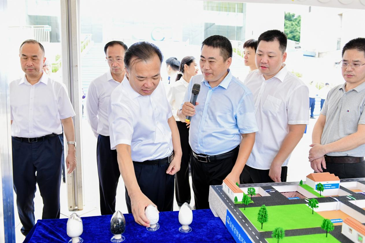 图片1省领导参观现场