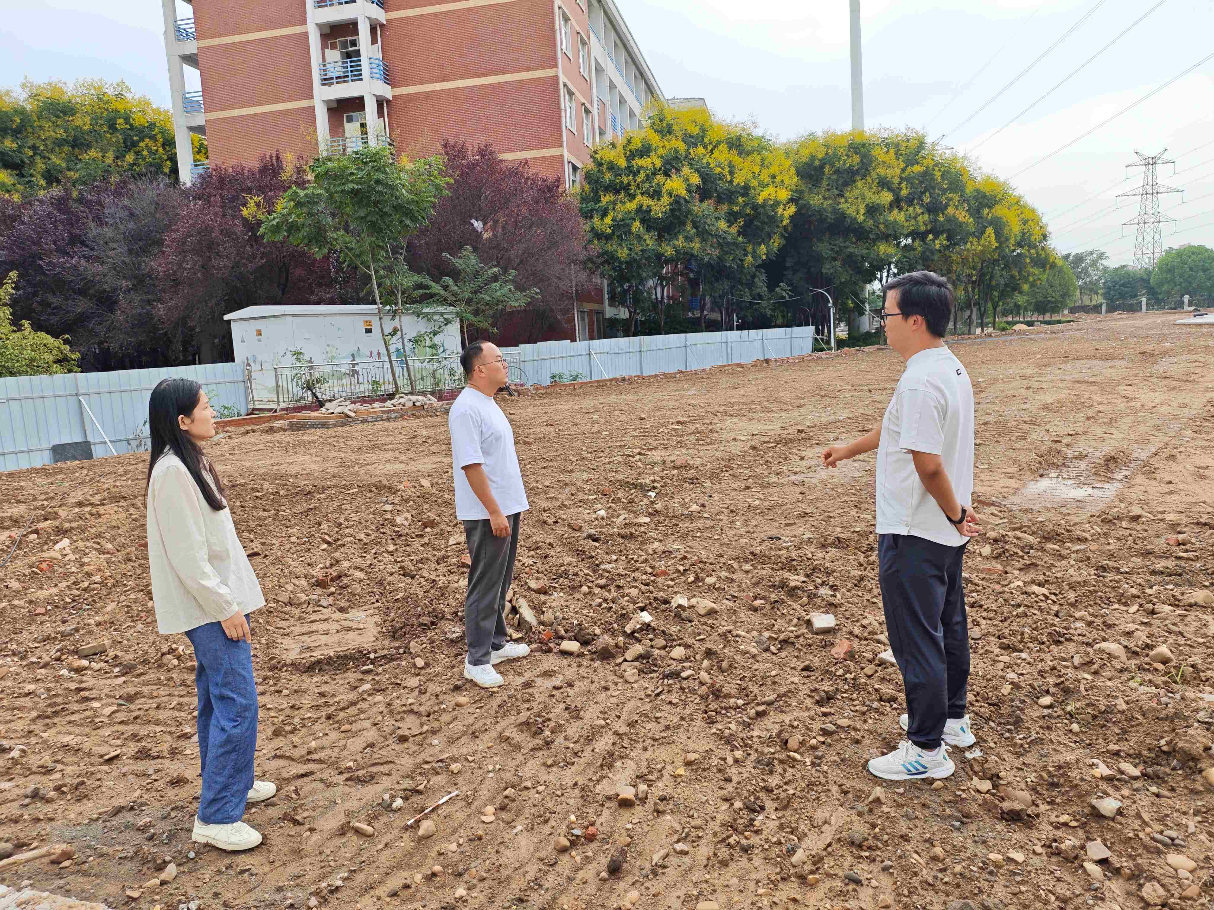 新区操场1