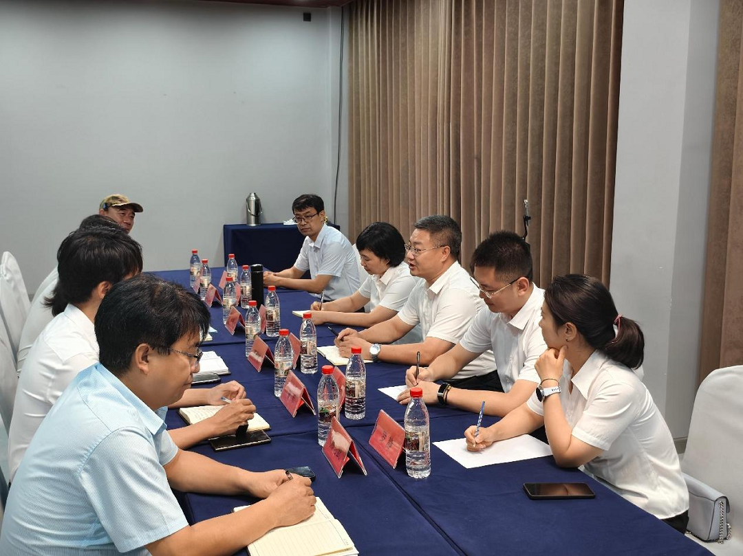 举行校地共建签约仪式