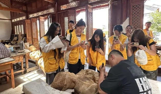 {0D98D826-7DEF-4045-BFF3-3F9E6D38FE55}