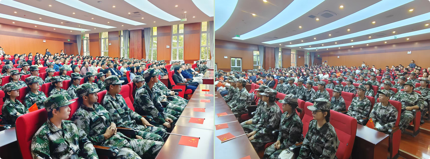 全院师生在观看阅兵式