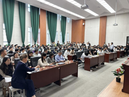 康重庆教授作报告