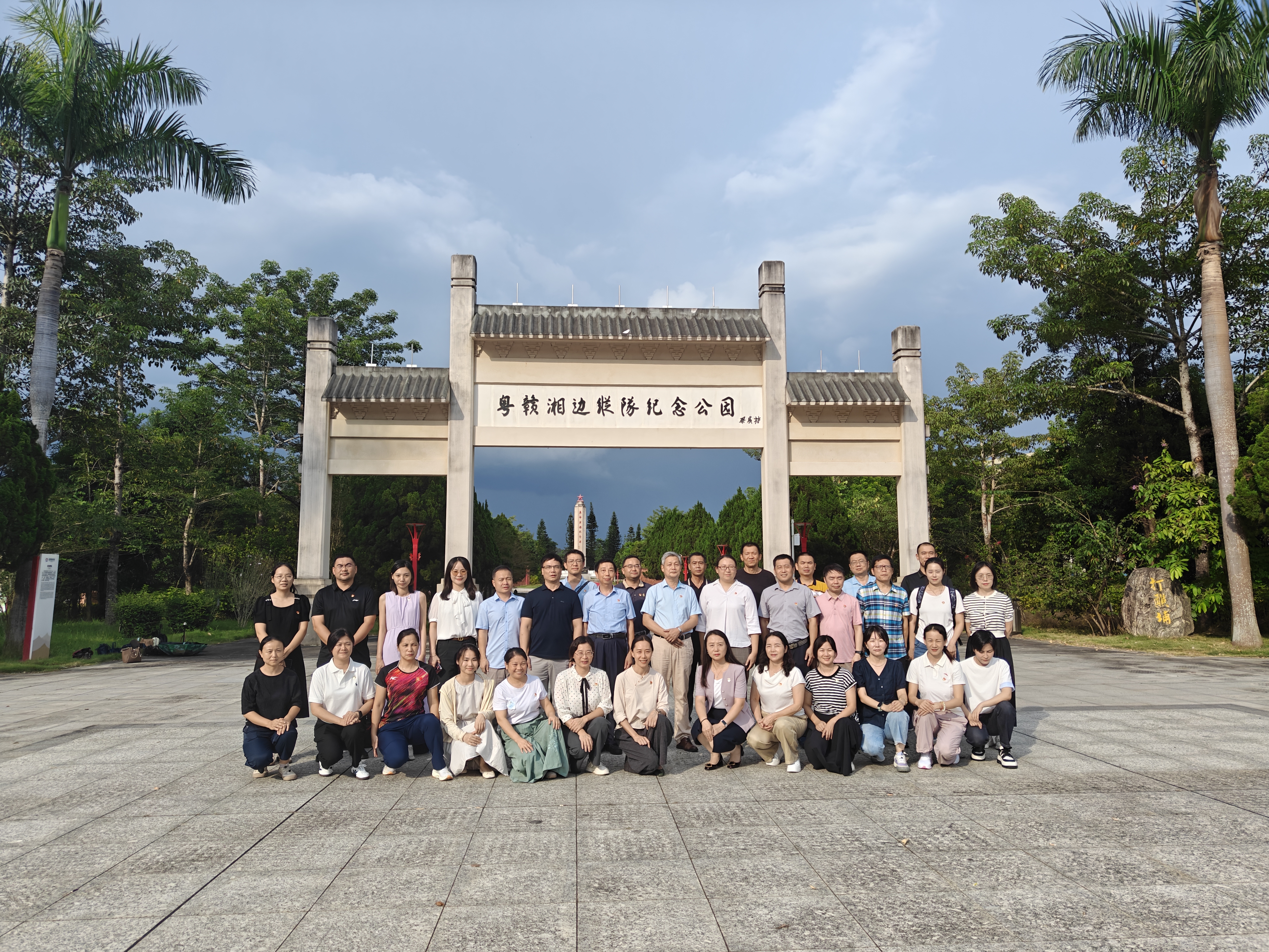 参观学习安墩镇粤赣湘边纵队纪念馆