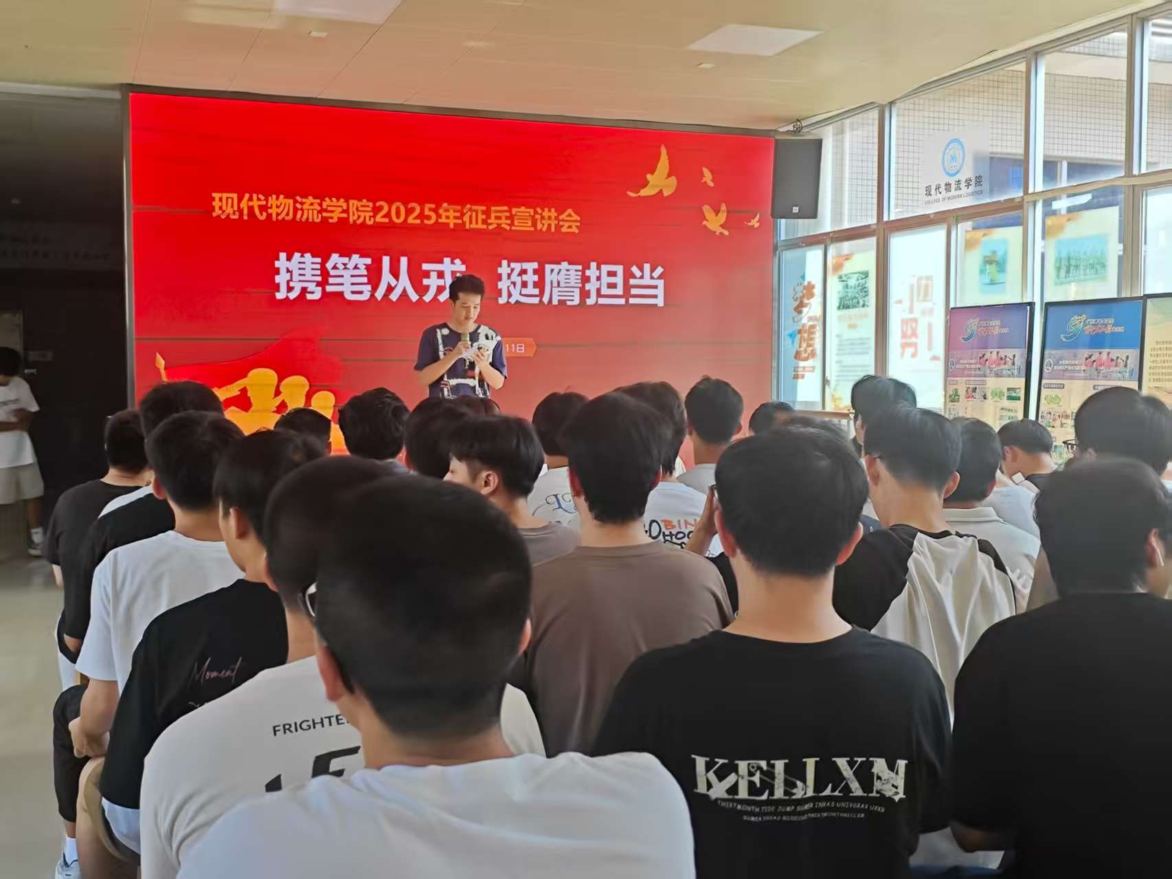 24653c2620024f4b8b946a375676e8a2