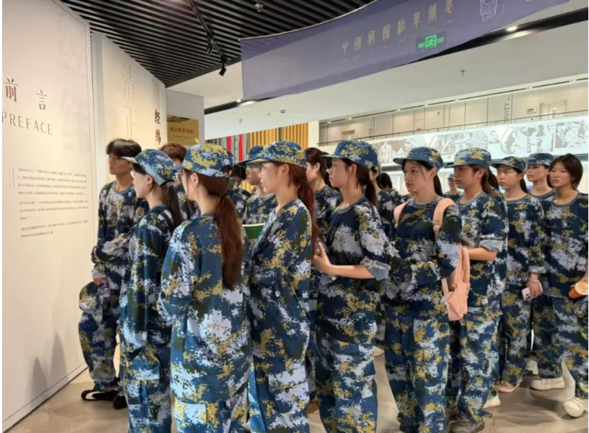 屏幕截图 2025-09-23 184623