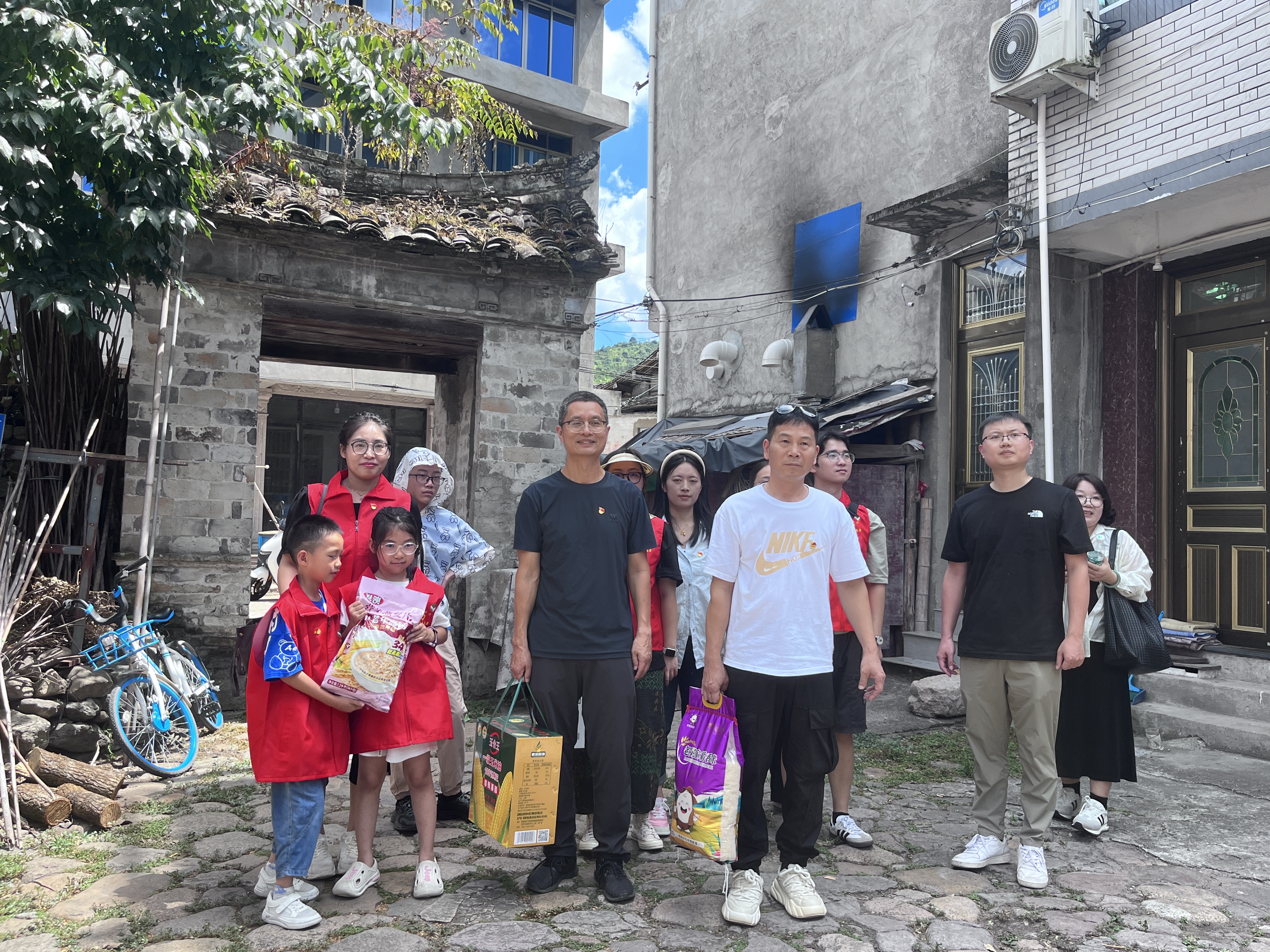 走访慰问 走访慰问