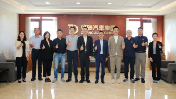 学院党委副书记、院长陈斌带队赴启阳汽车集团深入开展 访企拓岗促就业专项行动