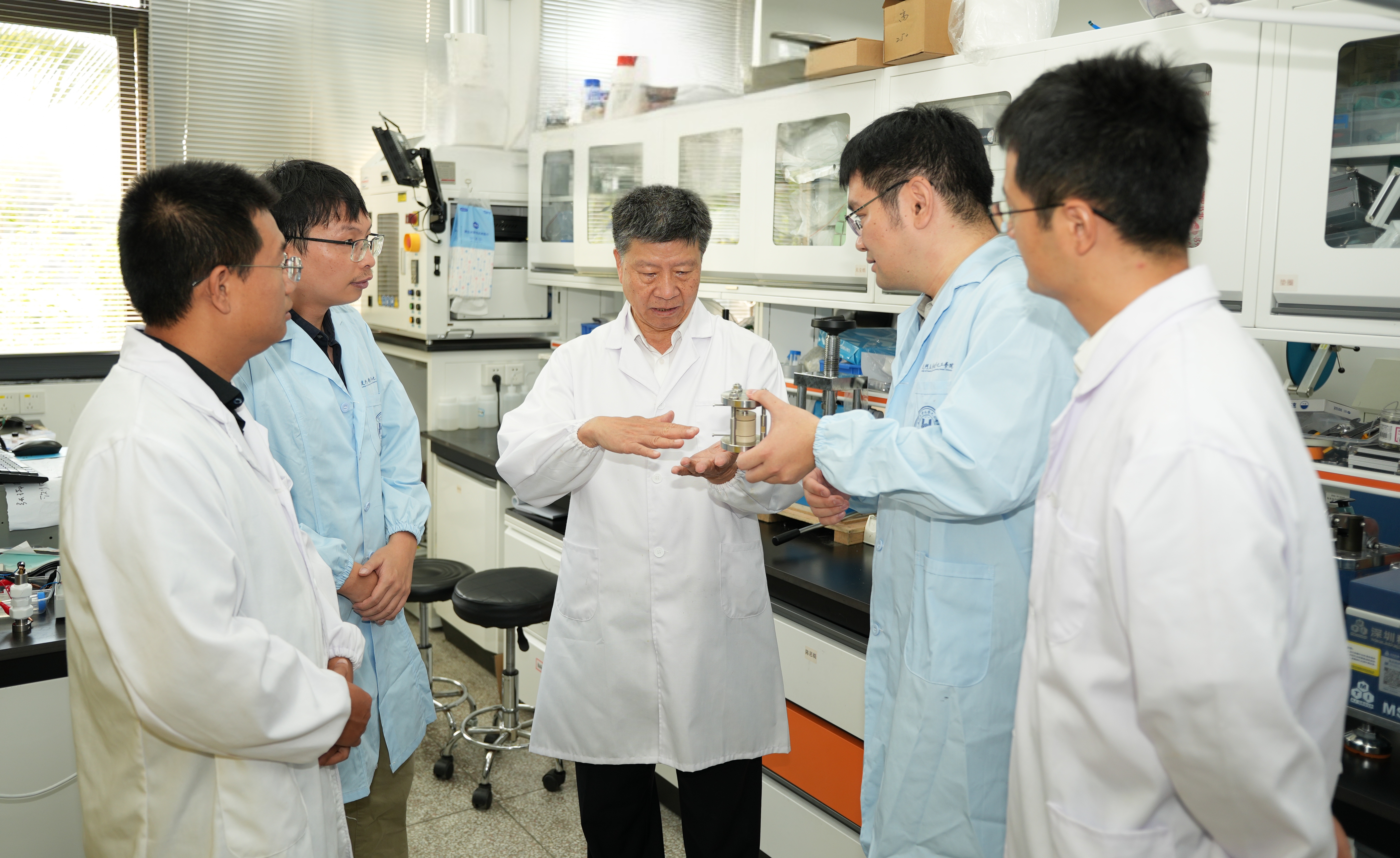 2 孙老师指导青年教师