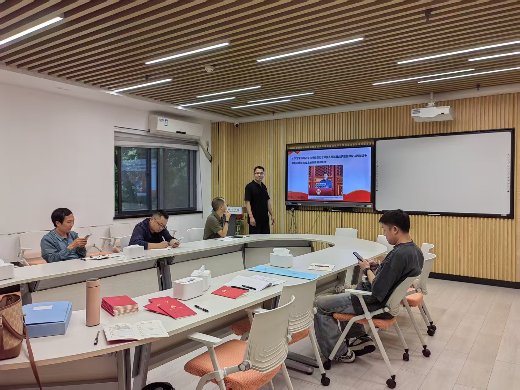 32b0ad39adef40c75ec8f868382c4868