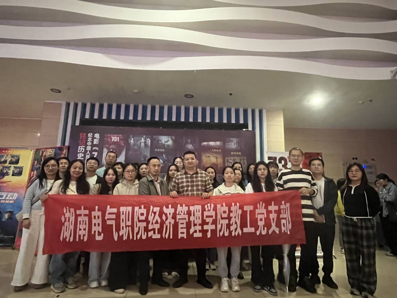 1K0NC6S177}W1N8TL99@8IY_tmb