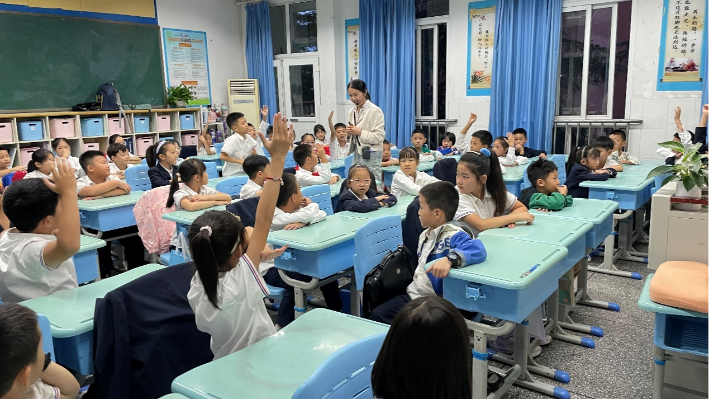 以材启智润童心，科普赋能助成长—绵职院材料工程学院第一党支部赴绵阳南山双语小学开展科普进校园活动