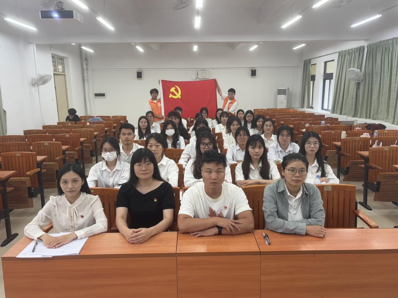 图4:全体同志合影留念 图4:全体同志合影留念