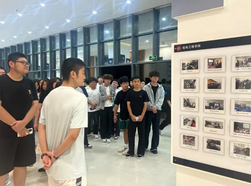 A0[F43U]4JJAY}GWPZ0E79N