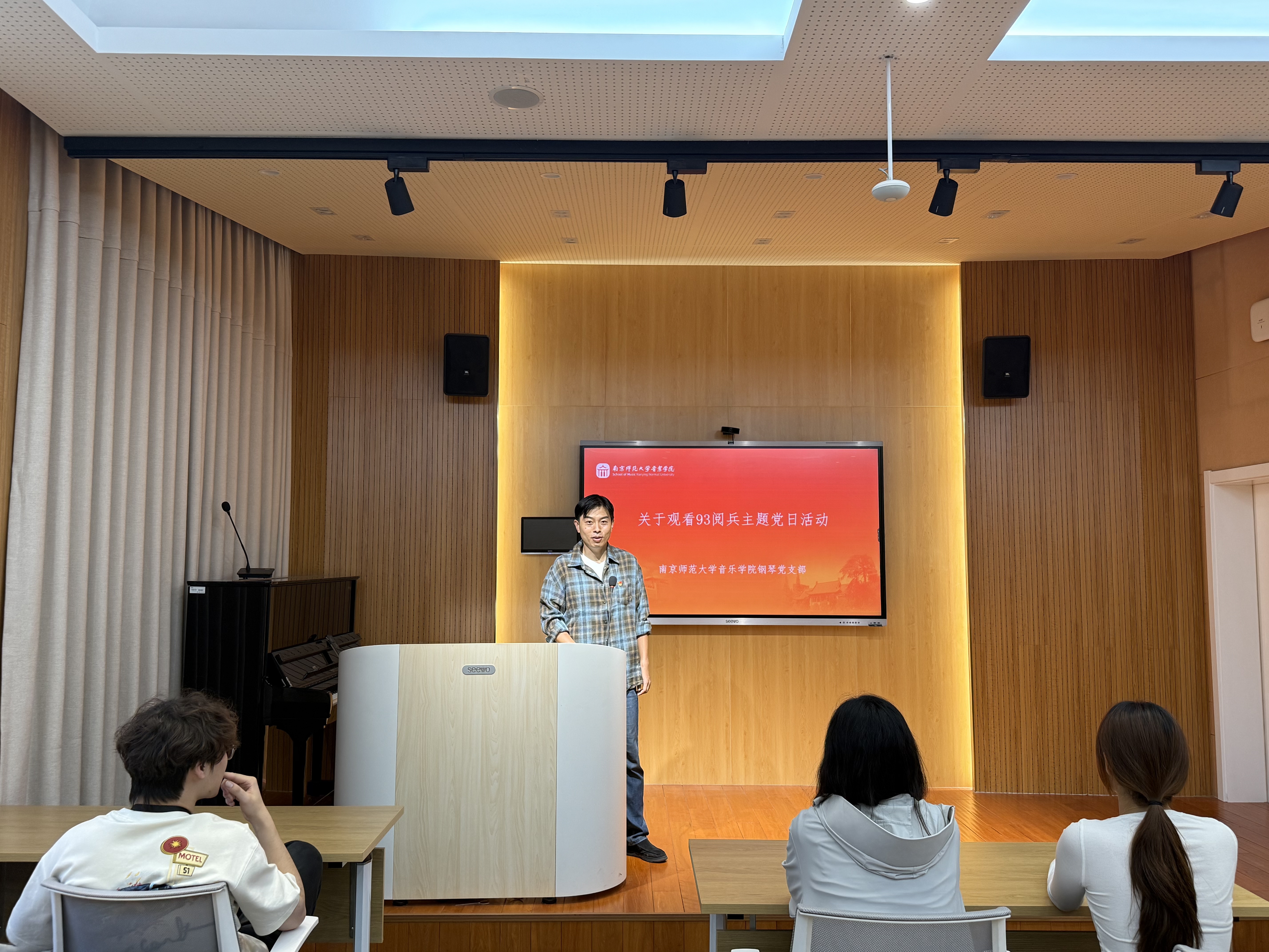 微信图片_20251011103353_365_82 微信图片_20251011103353_365_82