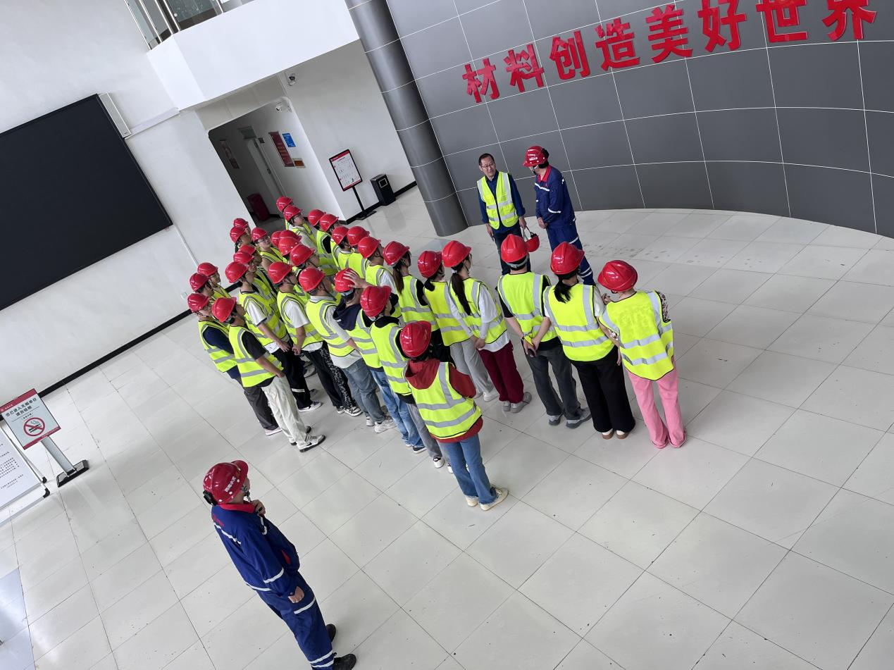 绵职院材料工程学院第一党支部组织学生赴企业开展实践教学活动
