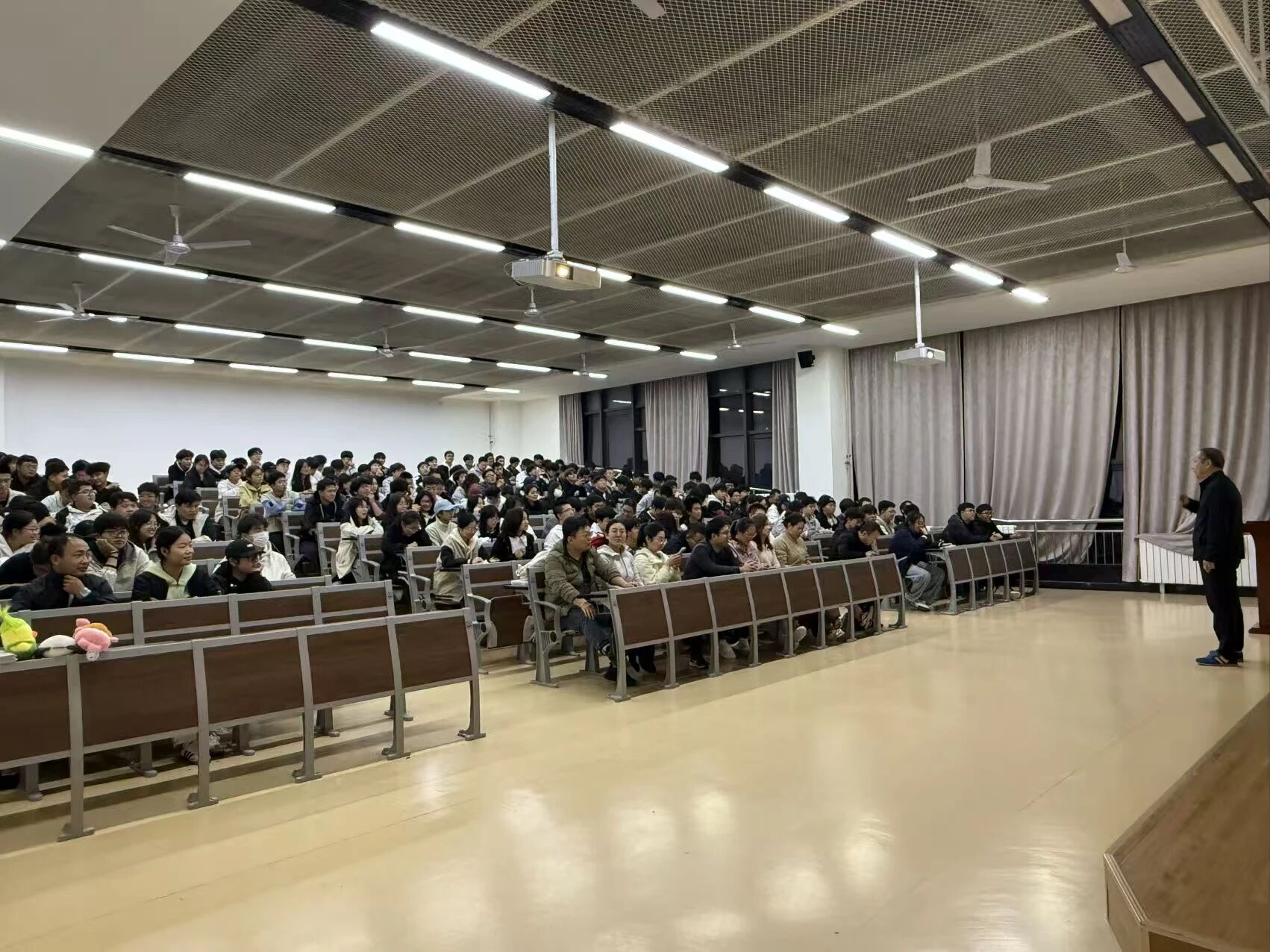 微信图片_2025-10-19_224439_570 微信图片_2025-10-19_224439_570