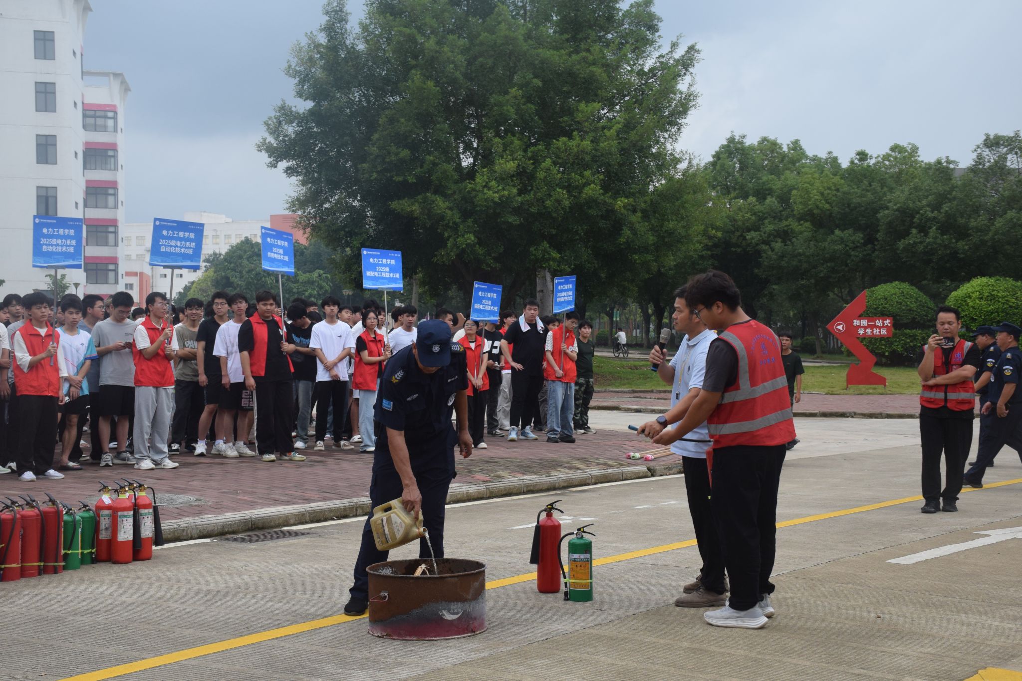 灭火器使用方法讲解