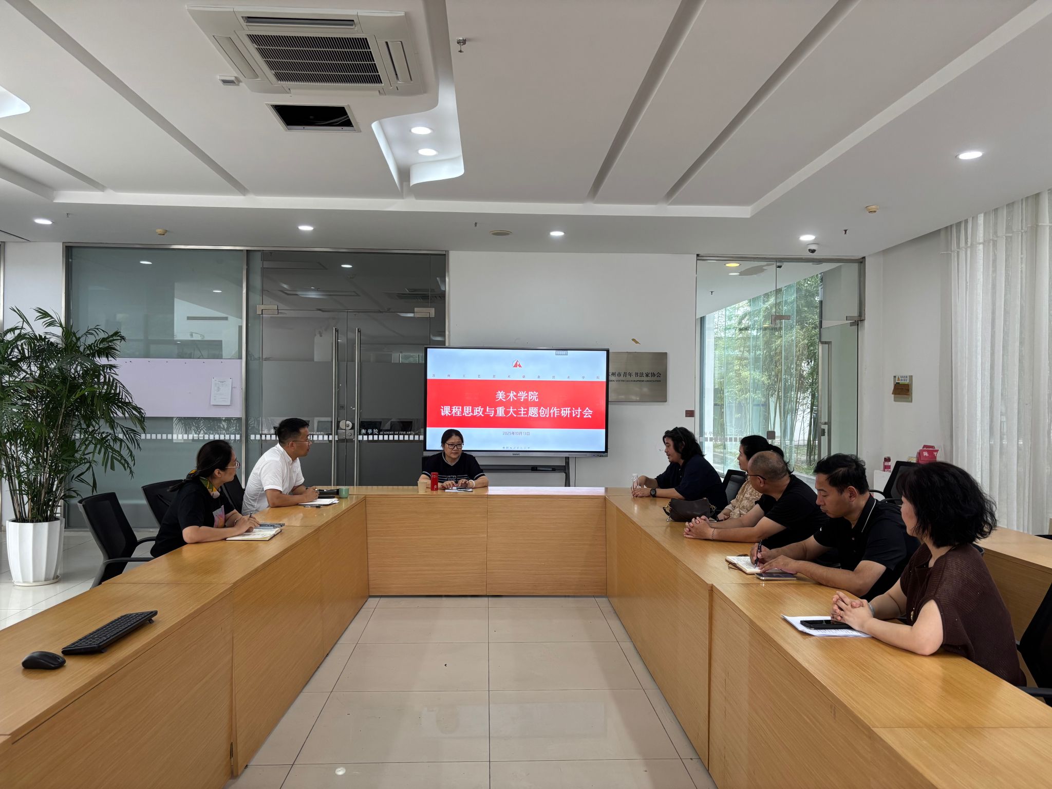 101762ce5d95681d7db2e571a541385a(1)