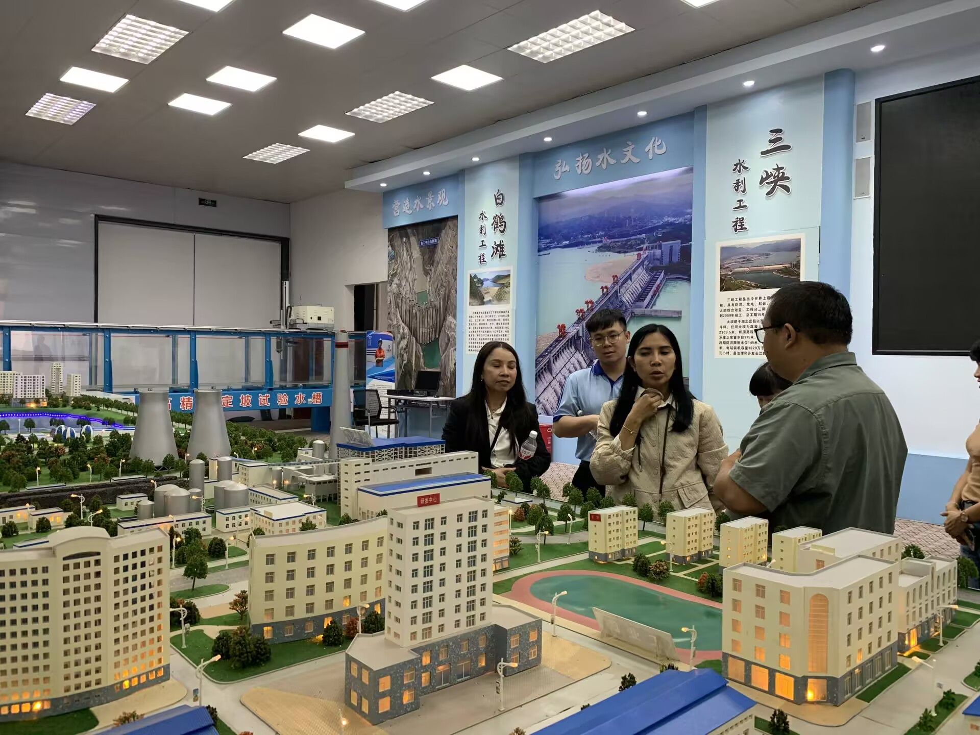 98275F0E697271202BDD4093CC851F3B 98275F0E697271202BDD4093CC851F3B