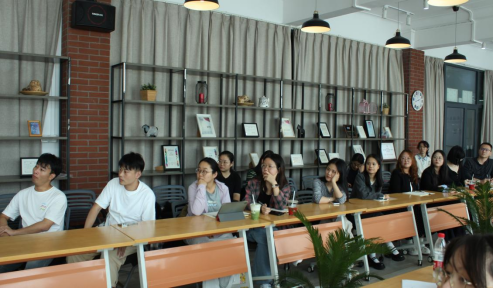 13dcf9d1-de4c-4c95-bcab-efe10a618330