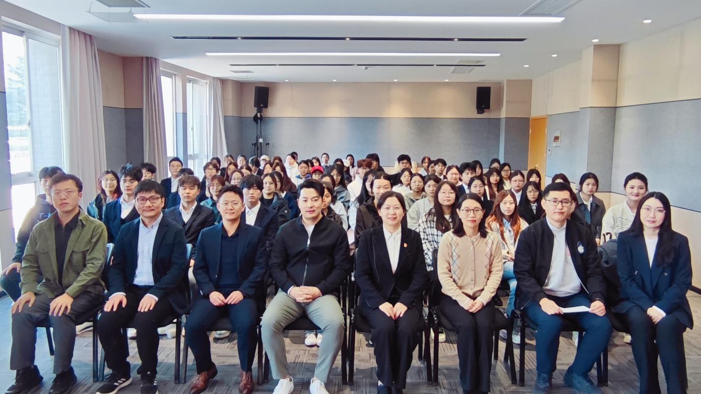 校企双方参会人员合影