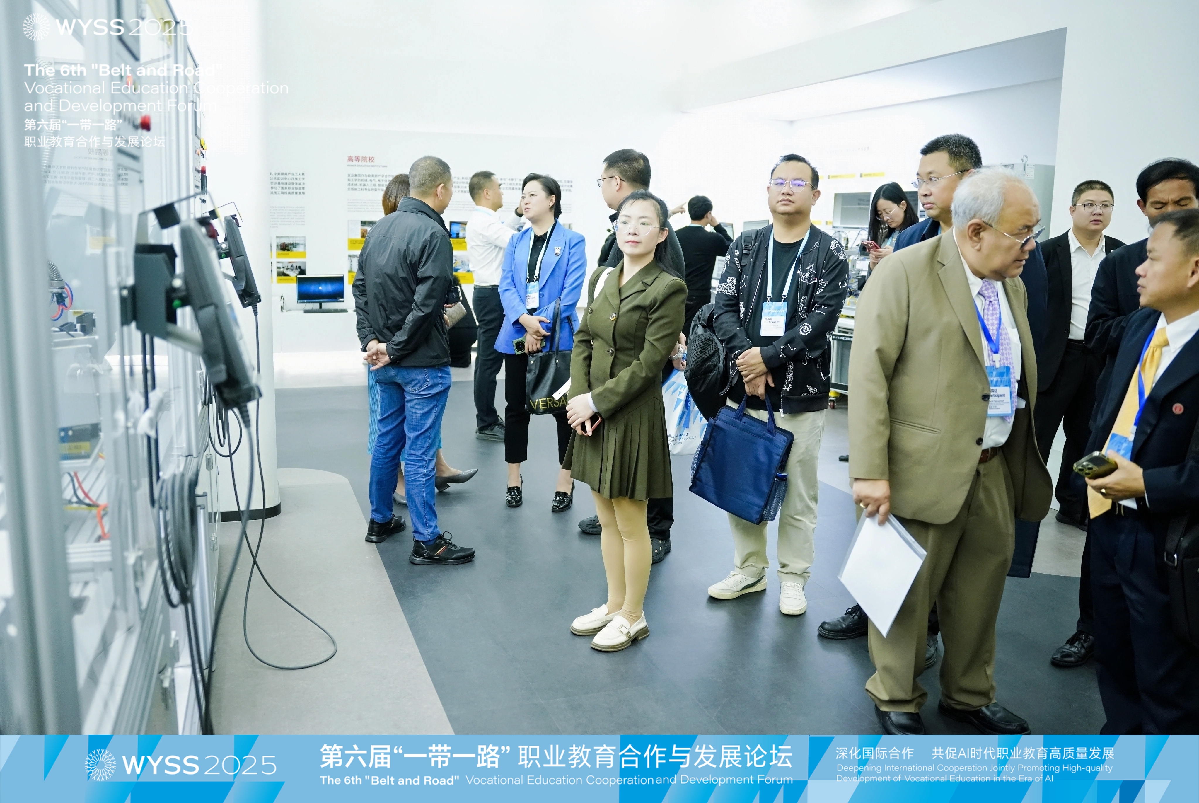 涂琴参观2 涂琴参观2