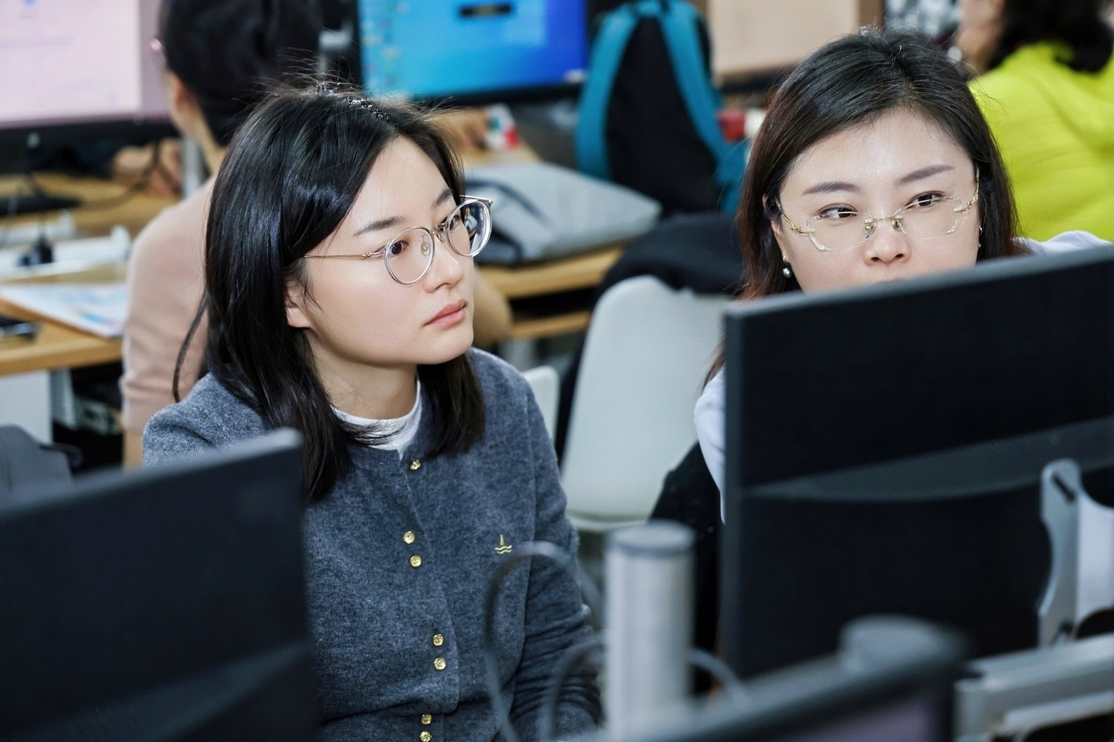 e37093d22ce3bf043263323cce3d44fe