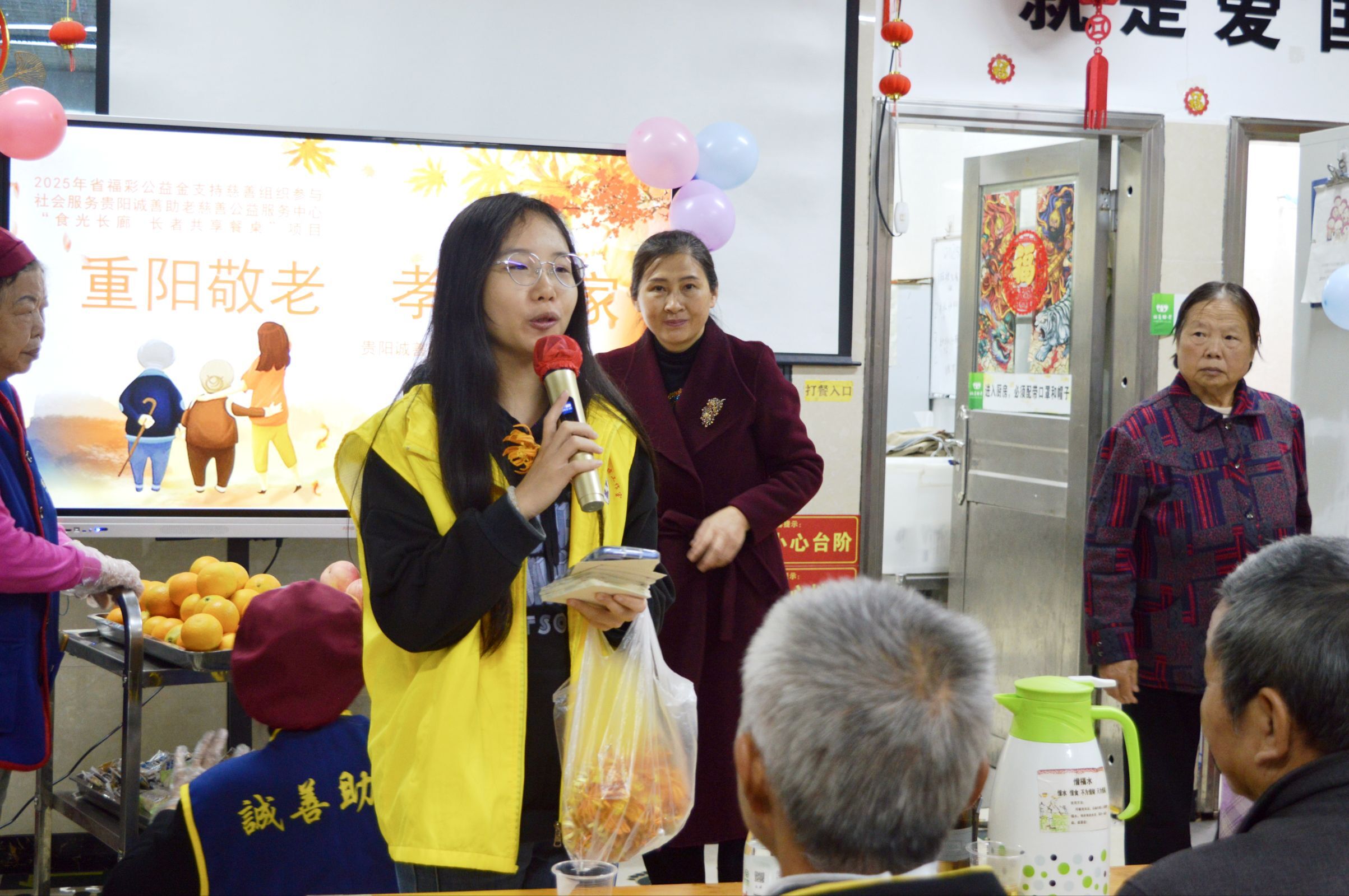 学生代表送上祝福 学生代表送上祝福