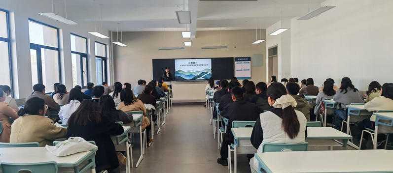 陈晓玲在兰外做培训