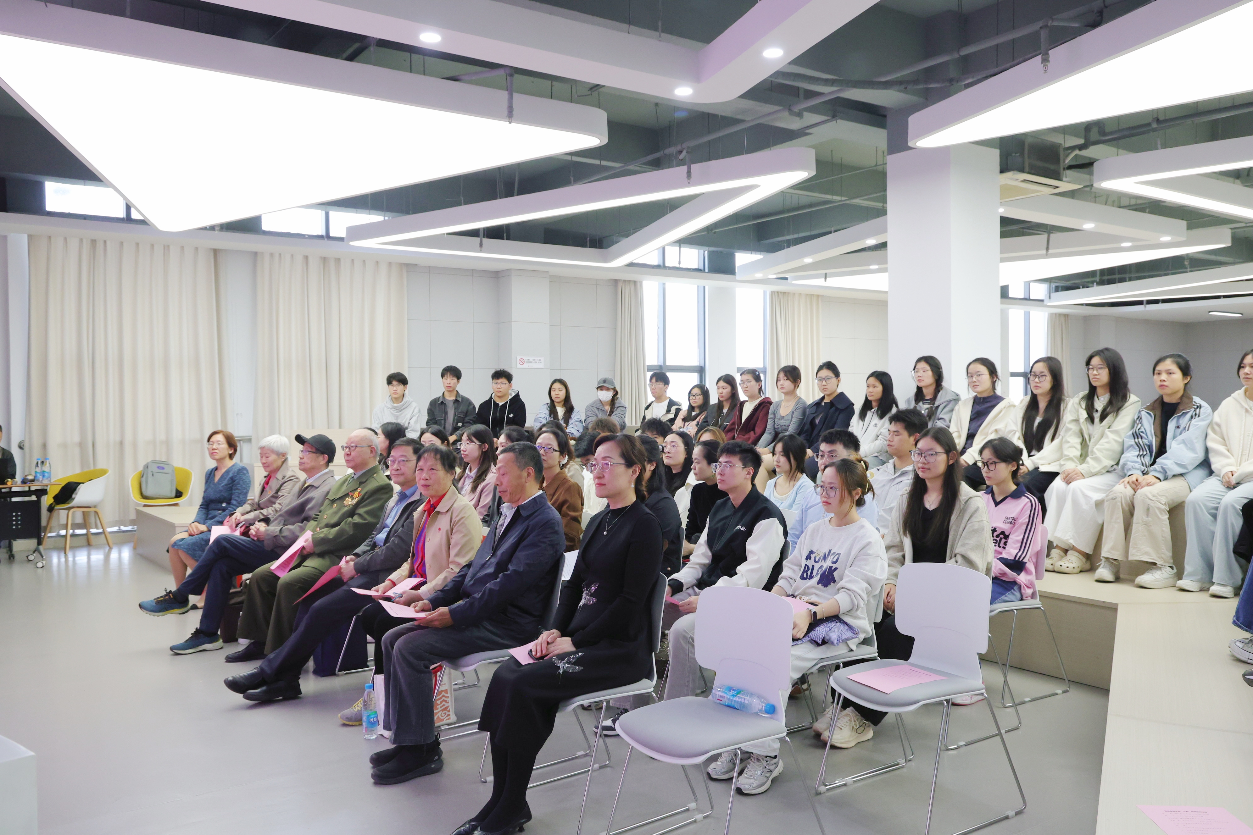 retouch_2025103020145873 retouch_2025103020145873