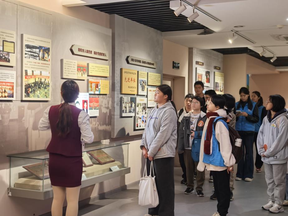 6b9c7390-6de6-421f-8241-c3efb74e1380 6b9c7390-6de6-421f-8241-c3efb74e1380