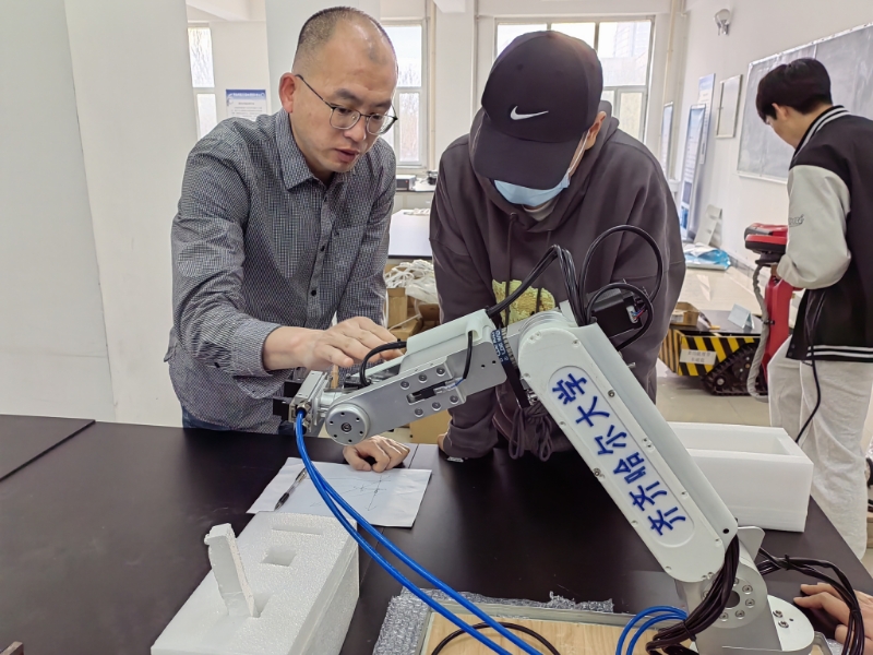 4b5bfd7b4e9488976ba361939c342eb8